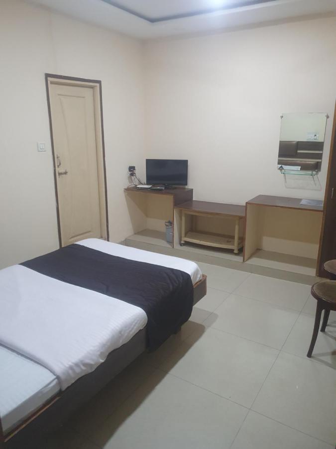 Hotel Anmol Ambikapur Esterno foto