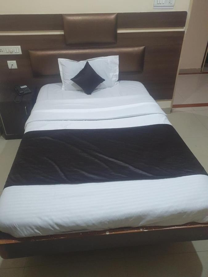 Hotel Anmol Ambikapur Esterno foto