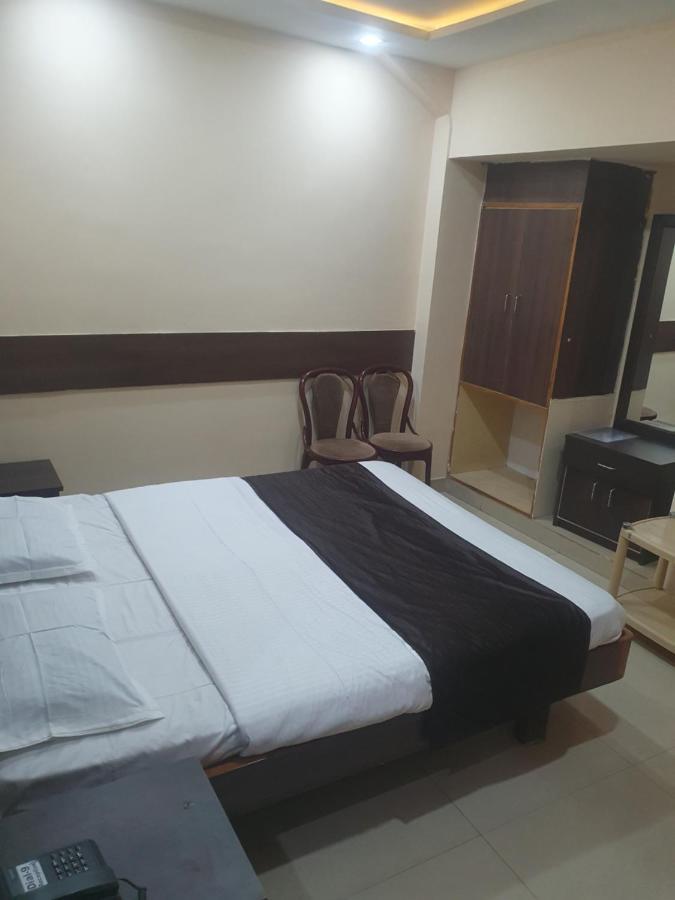 Hotel Anmol Ambikapur Esterno foto